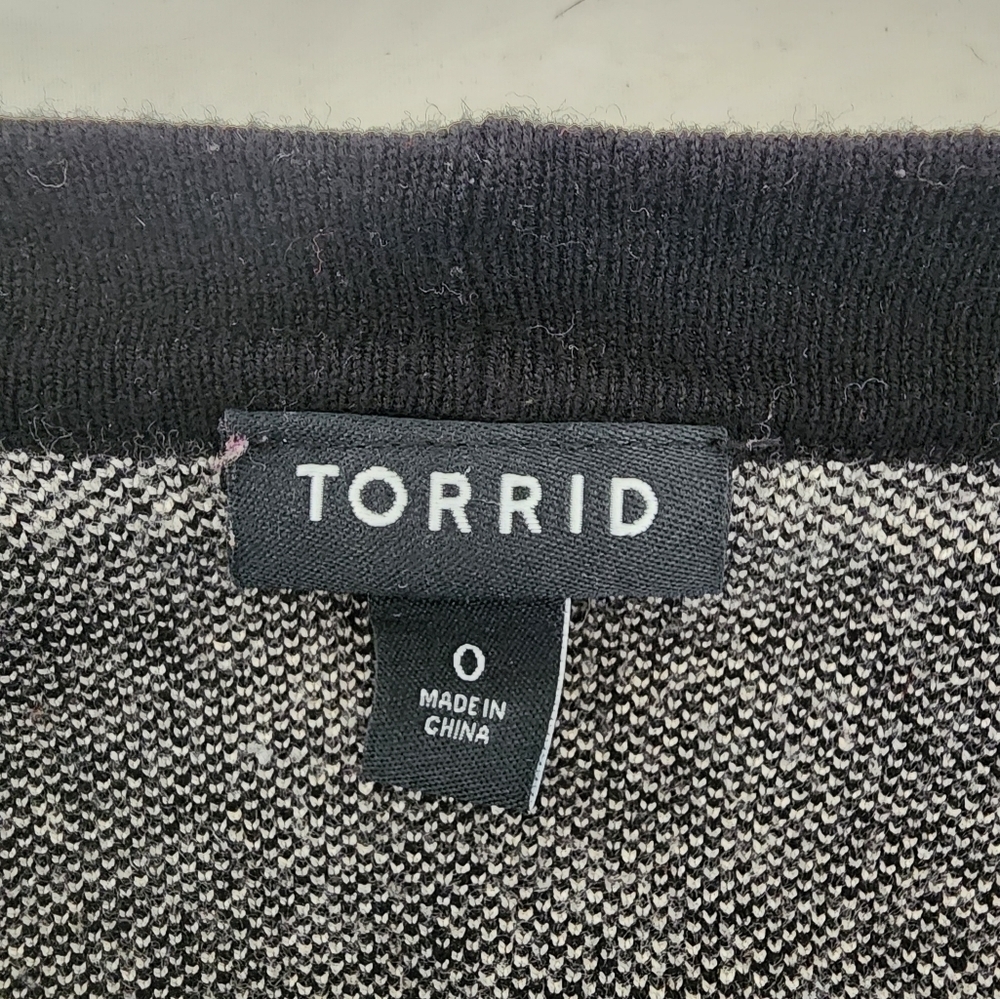 Torrid Plaid Black Cream Open Cardigan Size 0/10 - Picture 4 of 13